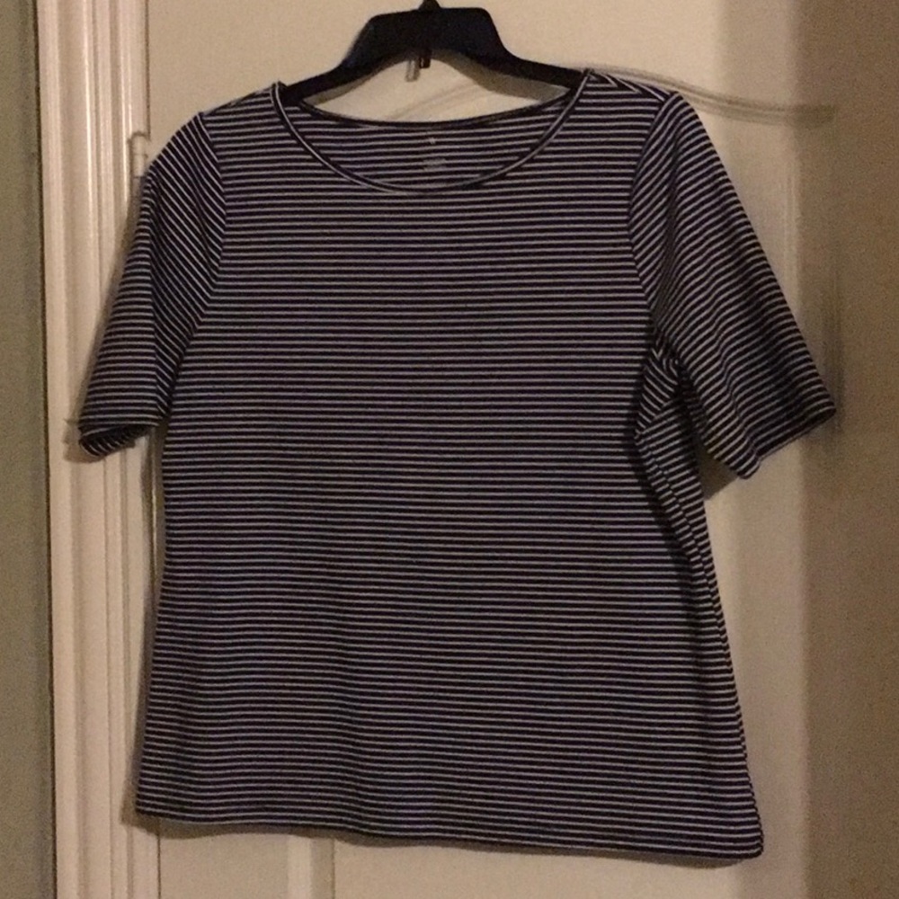 Black and white knit top